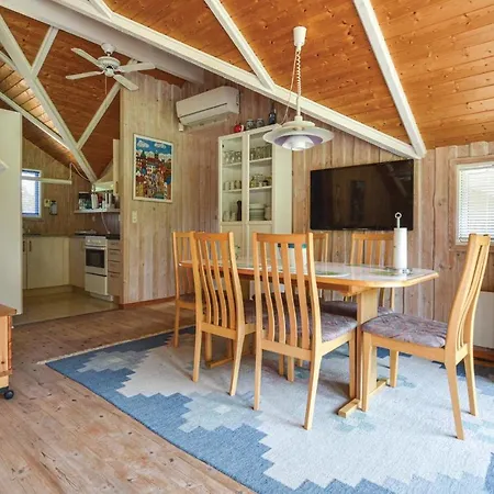 4 Bedroom Cozy In Casa de Férias Hemmet