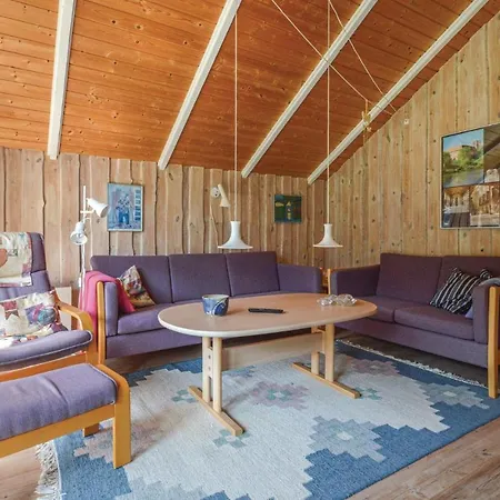 Hyggeligt Hus Med 4 Soveværelser I Hemmet Feriehus *